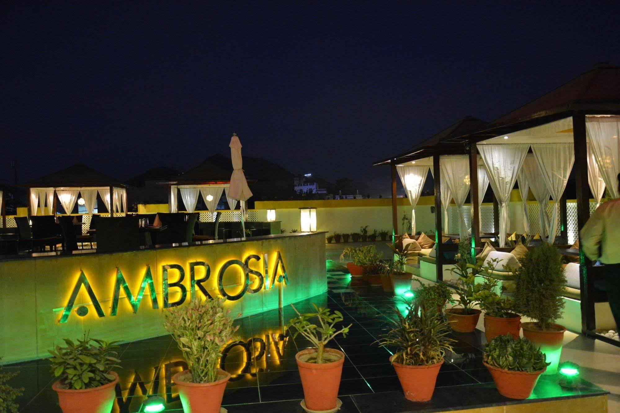 The Ambassador - Hotel & Conference Center Ajmer Exterior foto